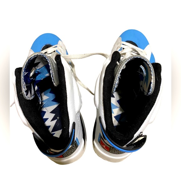 Sneakers - Picture 6 of 7